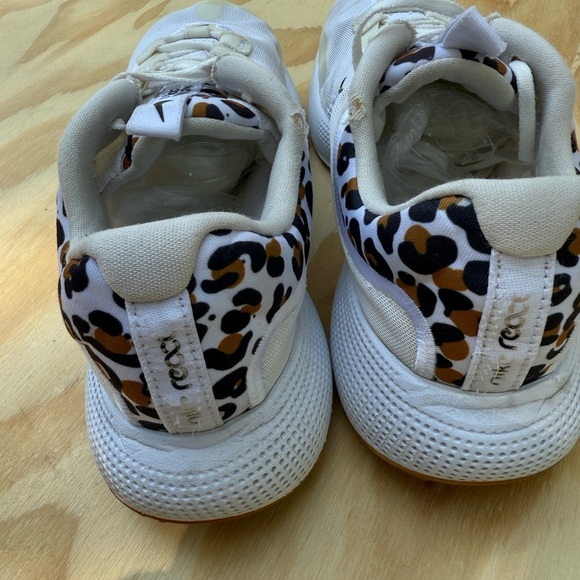 Nike React Escape RN Women’s White Leopard Print Running Shoes Size 8 - Picture 9 of 10